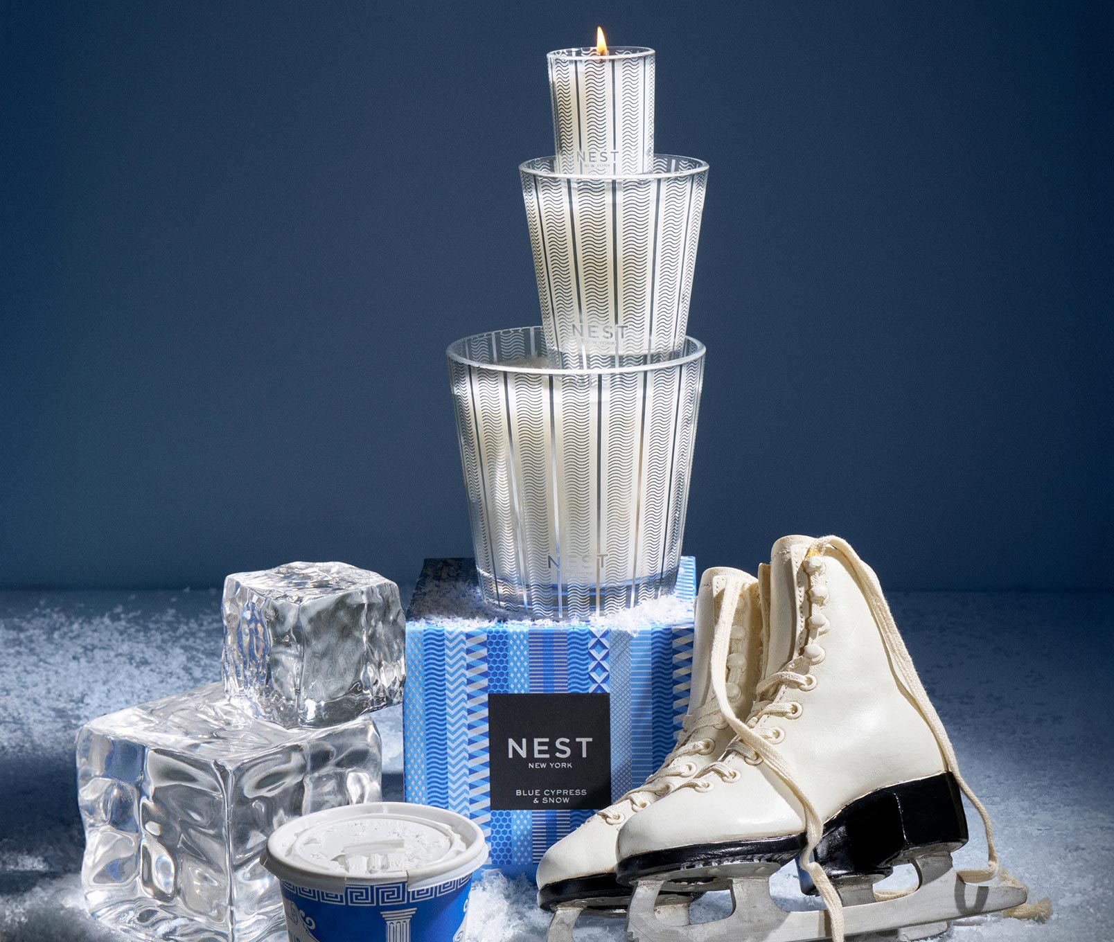 Blue Cypress & Snow Classic Candle - Thumbnail 4