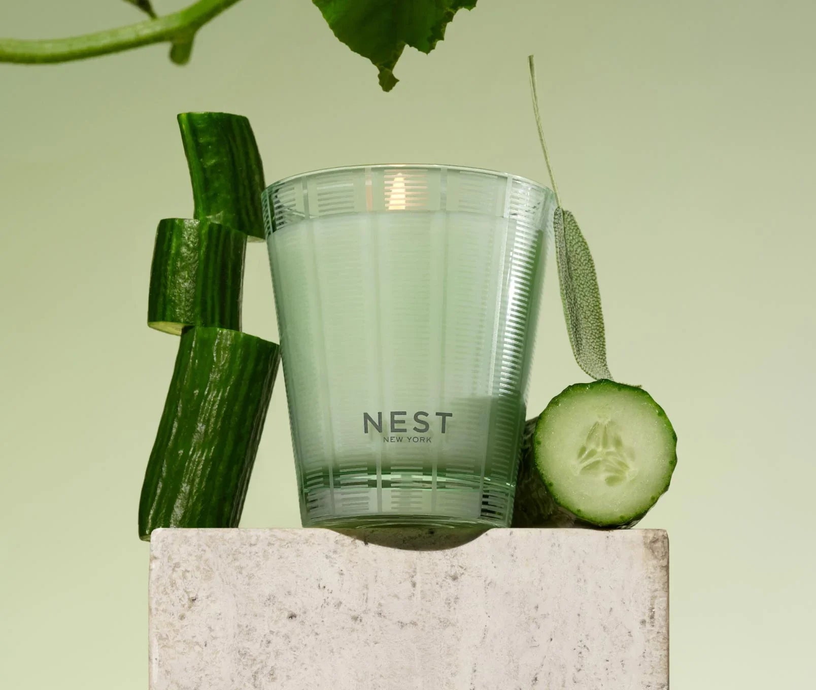 Cucumber & White Sage Classic Candle - Thumbnail 3