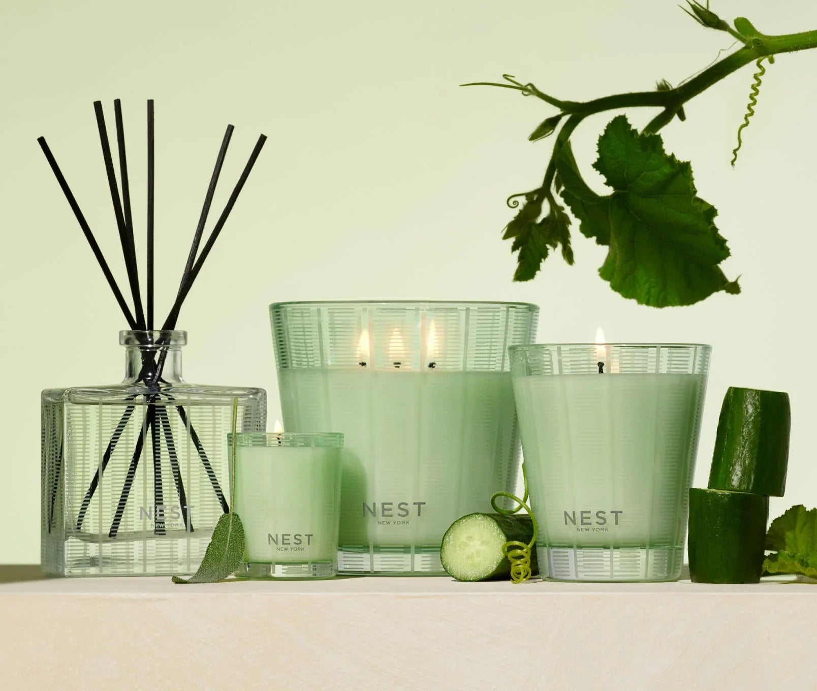 NEST New York Cucumber & White Sage Candle - Thumbnail 4