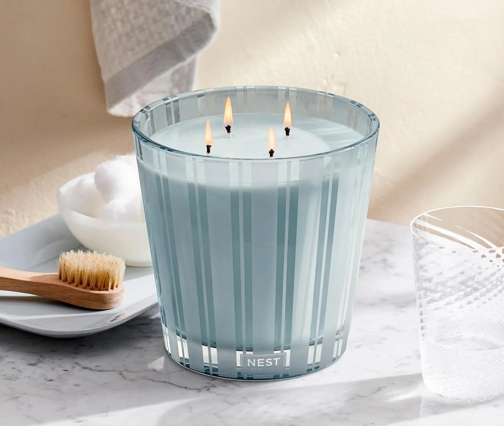 Driftwood & Chamomile Luxury Candle - Thumbnail 3