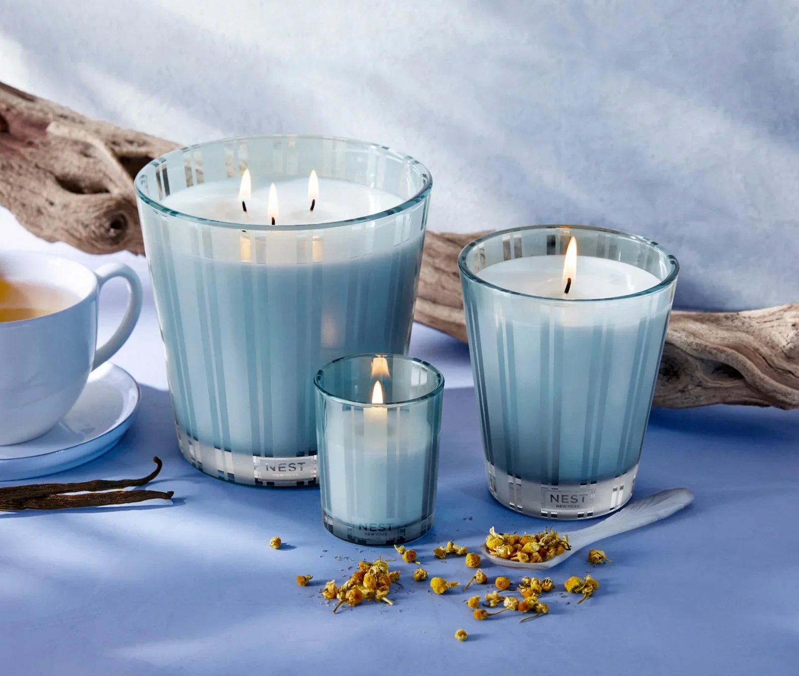 NEST New York Driftwood & Chamomile Candle